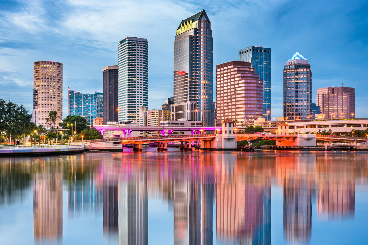 Group Transportation in Tampa for Corporate Travel<br />
